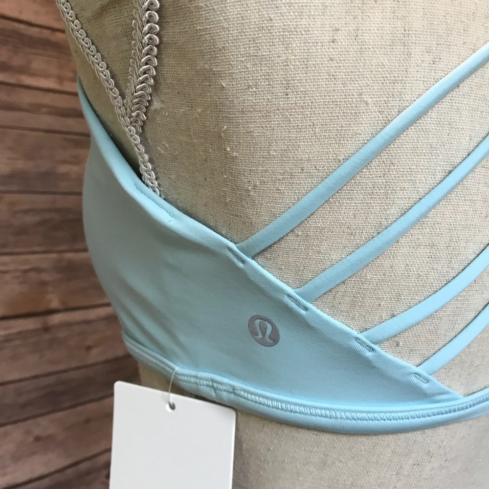 NWT LIGHT BLUE LULULEMON FREE TO BE BRA WILD glow - Picture 6 of 8